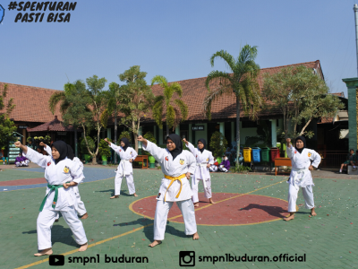 EKSKUL KARATE SPENTURAN