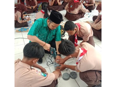 PEMBUATAN BIOPORI RESAPAN